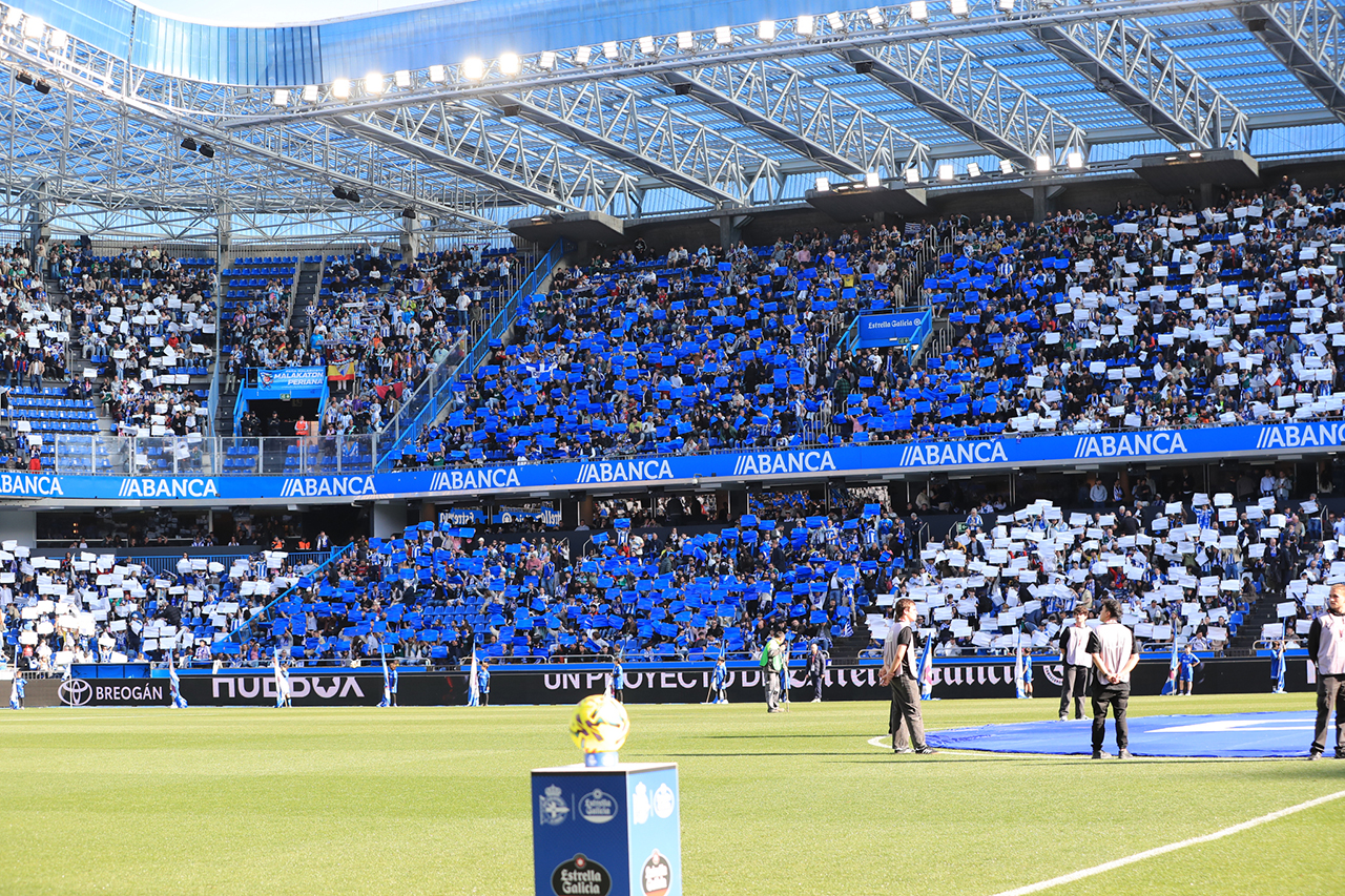 La afición del RC Deportivo convierte la grada en un factor clave en la lucha por el ascenso - Foto: LALIGA